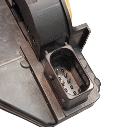 FECHADURA PORTA TRAS ESQ AGILE SONIC TRACKER ATÉ 2019 4PINO