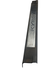 ACABAMENTO SOLEIRA LADO ESQUERDO SSANGYONG KYRON 2007 A 2018