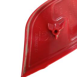 REFLETOR PARACHOQUE TRASEIRO ESQUERDO FIAT  ARGO 2018 A 2025