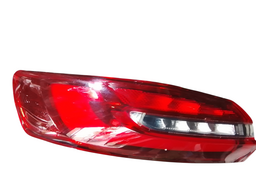 Lanterna Traseira Esquerda Fastback 2022/ (Canto)