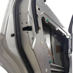 PORTA TRASEIRA ESQUERDA DODGE JOURNEY 2009 A 2018 ORIGINAL