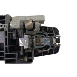 MAÇANETA EXTERNA DIREITA NISSAN MARCH VERSA 2012 A 2021