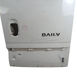 PORTA TRASEIRA DIREITA IVECO DAILY 2020 A 2023