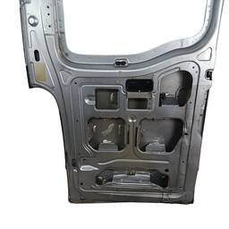 TAMPA TRASEIRA DIREITA RENAULT MASTER C/ VIDRO 2003 A 2013