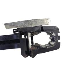 SUPORTE MAÇANETA EXTERNA ESQUERDA NISSAN KICKS 2017 A 2025