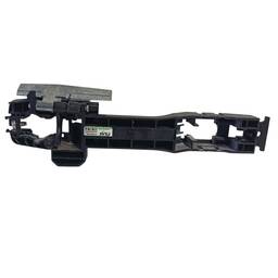 SUPORTE MAÇANETA EXTERNA ESQUERDA NISSAN KICKS 2017 A 2025