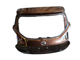 Tampa Traseira Kicks 2017 2018 a 2021 (DETALHE)