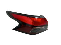 LANTERNA TRASEIRA ESQUERDA VERSA 2021/ (CANTO)
