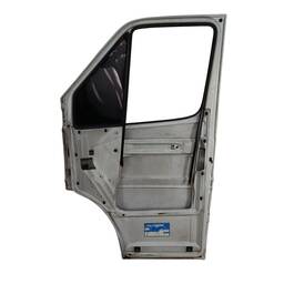 PORTA DIANTEIRA DIREITA MERCEDES SPRINTER 1997 1998 A 2012