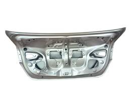 TAMPA TRASEIRA YARIS SEDAN 2019 2020 A 2025