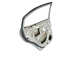 PORTA TRASEIRA ESQUERDA YARIS SEDAN 2019 2020 A 2025