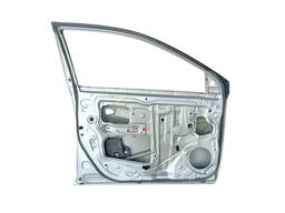 PORTA DIANTEIRA ESQUERDA YARIS 2019 2020 A 2025 C/DETALHE