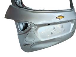 TAMPA TRASEIRA SPIN 2019 2020 A 2024 C/DETALHE