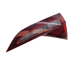 LANTERNA TRASEIRA DIREITA JETTA 2018/ (MALA)