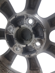 RODA ARO 15 NISSAN TIIDA USADA