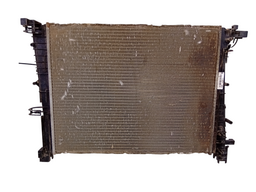 RADIADOR AGUA SANDERO 2015/ LOGAN 2014/ 1.0 3CC 1.6 (DETALHE