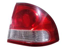 LANTERNA TRASEIRA DIREITA CORSA CLASSIC LS 11/16 DETALHES 