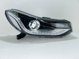 FAROL DIREITO TRACKER 2017 A 2019 C/ LED