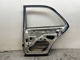 PORTA TRASEIRA DIREITA MERCEDES CLASSE C 180 200 320 94/98