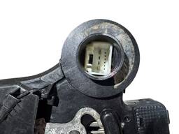 FECHADURA PORTA TRASEIRA ESQ COROLLA 03 A 08 HILUX SW4 06/15