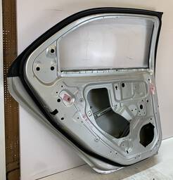 PORTA TRASEIRA ESQUERDA COBALT 2012 A 2020 ORIGINAL