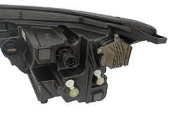 Farol Direito Spin 2025 2026/.. (DETALHE)