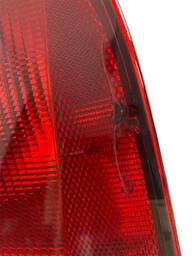 LANTERNA TRASEIRA DIREITA UP 2014 A 2017 DETALHE