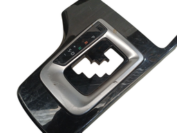 MOLDURA ACABAMENTO ALAVANCA CÂMBIO TOYOTA HILUX 2016 A 24