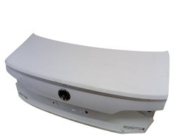 TAMPA TRASEIRA JETTA 2018 2019 2020/.. (DETALHE)