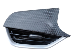 DIFUSOR AR ESQUERDO CHEVROLET ONIX SEDAN 2025