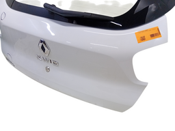 TAMPA TRASEIRA KWID 2018 2019 2020/.. (DETALHE)