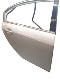 PORTA TRASEIRA DIREITA HYUNDAI GENESIS 2012