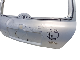 TAMPA TRASEIRA CLIO HATCH 2000 2001 A 2006 C/DETALHE