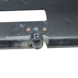 MOLDURA SUPORTE PLACA TRASEIRA ORIGINA FIAT STRADA 2014 2019