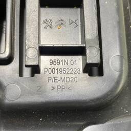 PORTA OBJETOS CONSOLE CENTRAL PEUGEOT 208 2021 2024