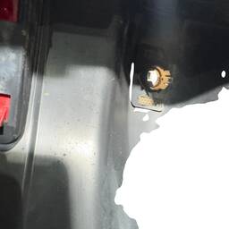 PONTEIRA TRASEIRA DIREITA COM FURO ORIGINA FIAT NOVA STRADA 