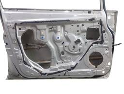 PORTA DIANTEIRA ESQUERDA TIIDA 2008 A 2013 C/DETALHE