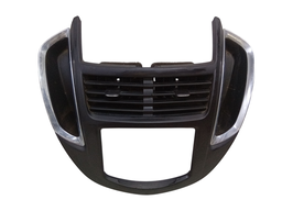 MOLDURA ACABAMENTO PAINEL TRACKER 2017 A 2019