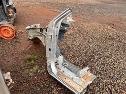 CAIXA RODA ESQUERDA HILUX SW4 2016 2017 2018/…