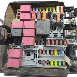 CAIXA FUSÍVEIS ORIGINAL FIAT JEEP 52109888