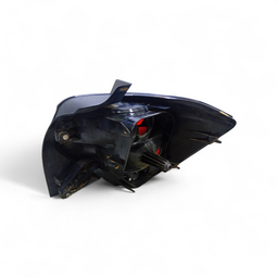 LANTERNA TRASEIRA ESQUERDA POLO 2023 2024 2025/.. DETALHE