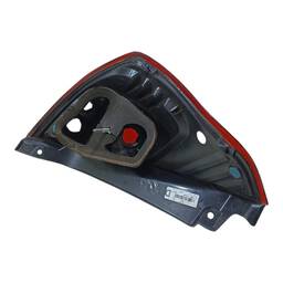 LANTERNA TRASEIRA DIREITA NEW FIESTA HATCH 2013 A 2019