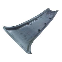 ACABAMENTO MOLDURA COLUNA DIREITA CORSA 1995 A 2006