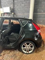 Recorte Traseiro Esquerdo Hyundai i30 2010 a 2012