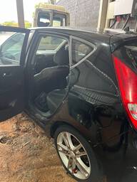Recorte Traseiro Esquerdo Hyundai i30 2010 a 2012