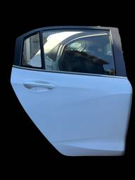 Porta traseira direita onix hatch 2020/2024