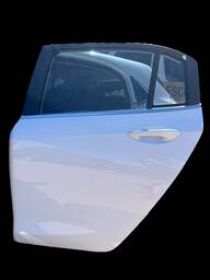 Porta traseira esquerda onix hatch 2020/2024