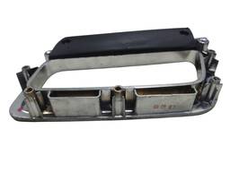 MOLDURA MAÇANETA INTERNA DIANTEIRA ESQUERDA GM CAPTIVA 07/15