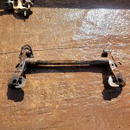 EIXO TRASEIRO ZAFIRA MERIVA 01/12 MONTANA ATÉ 2010 C/SUPORTE