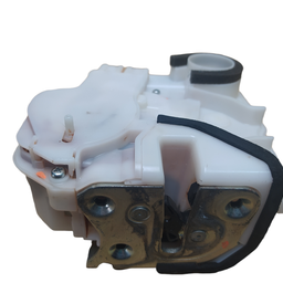 FECHADURA PORTA TRASEIRA DIREITA OUTLANDER 2014/ ASX 2011/22